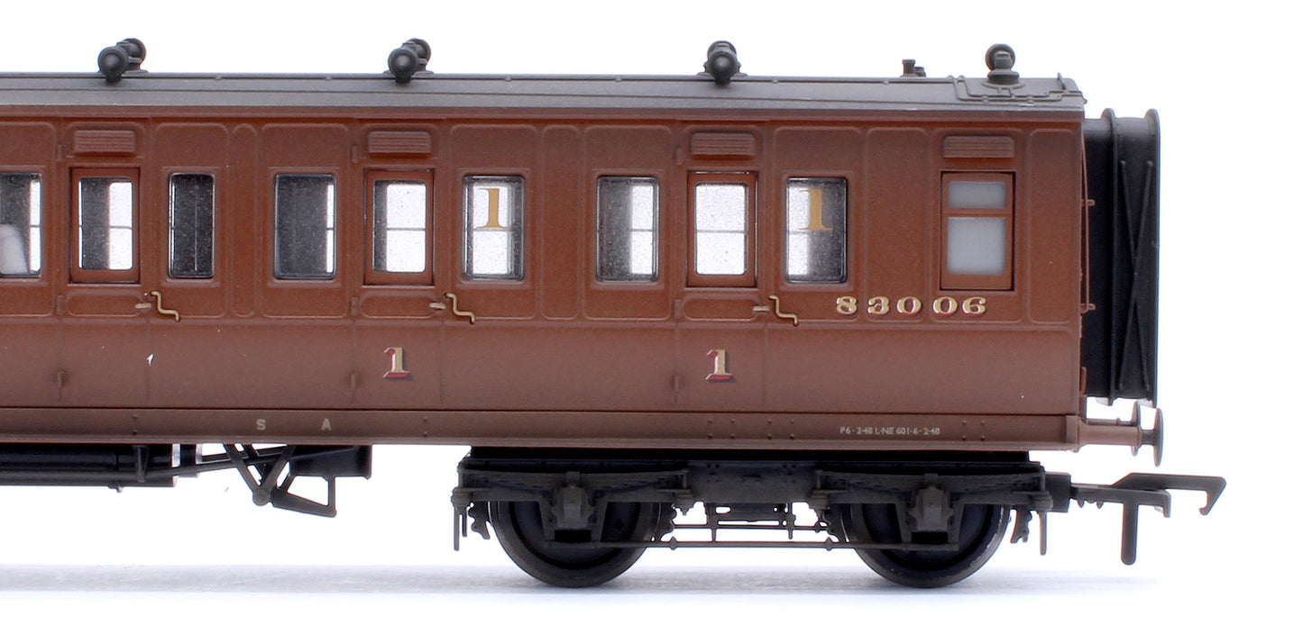 Pre-Owned Custom Weathered LNWR 50ft Arc Roof Composite Corridor M&GN Brown No.83006