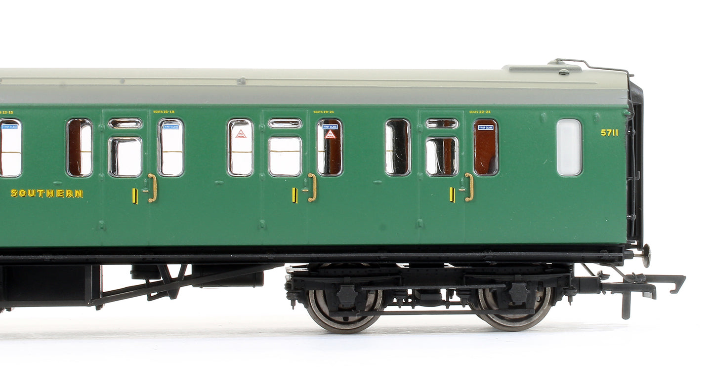 Pre-Owned R4882 SR Bulleid Suburban Composite Coach '5711'