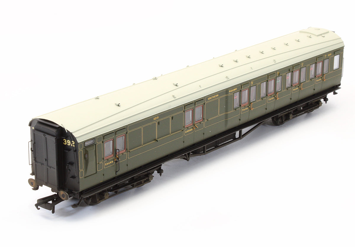 Pre-Owned SR Maunsell 4 Compartment Brake 3rd Class Coach '3219' - Custom Weathered