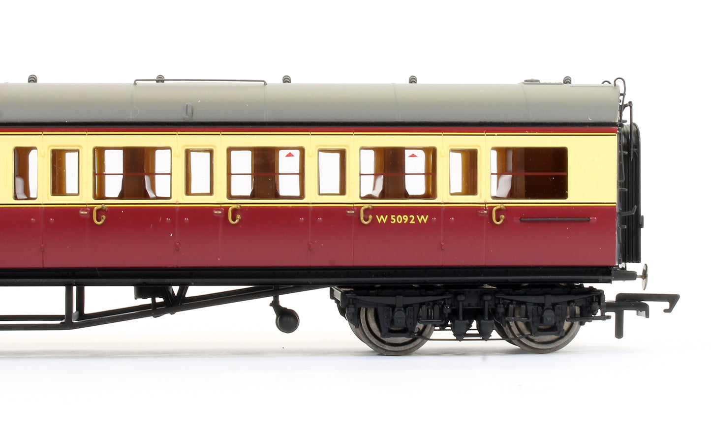 Pre-Owned R4686 BR Crimson & Cream Collett Corridor Brake 3rd (LH) Coach 'W5092W'