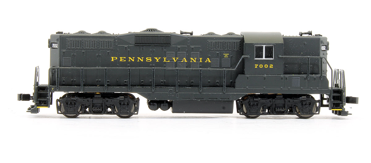Pre-Owned GP9 Ph.2 Diesel Locomotive Pennsylvania - Road #7002