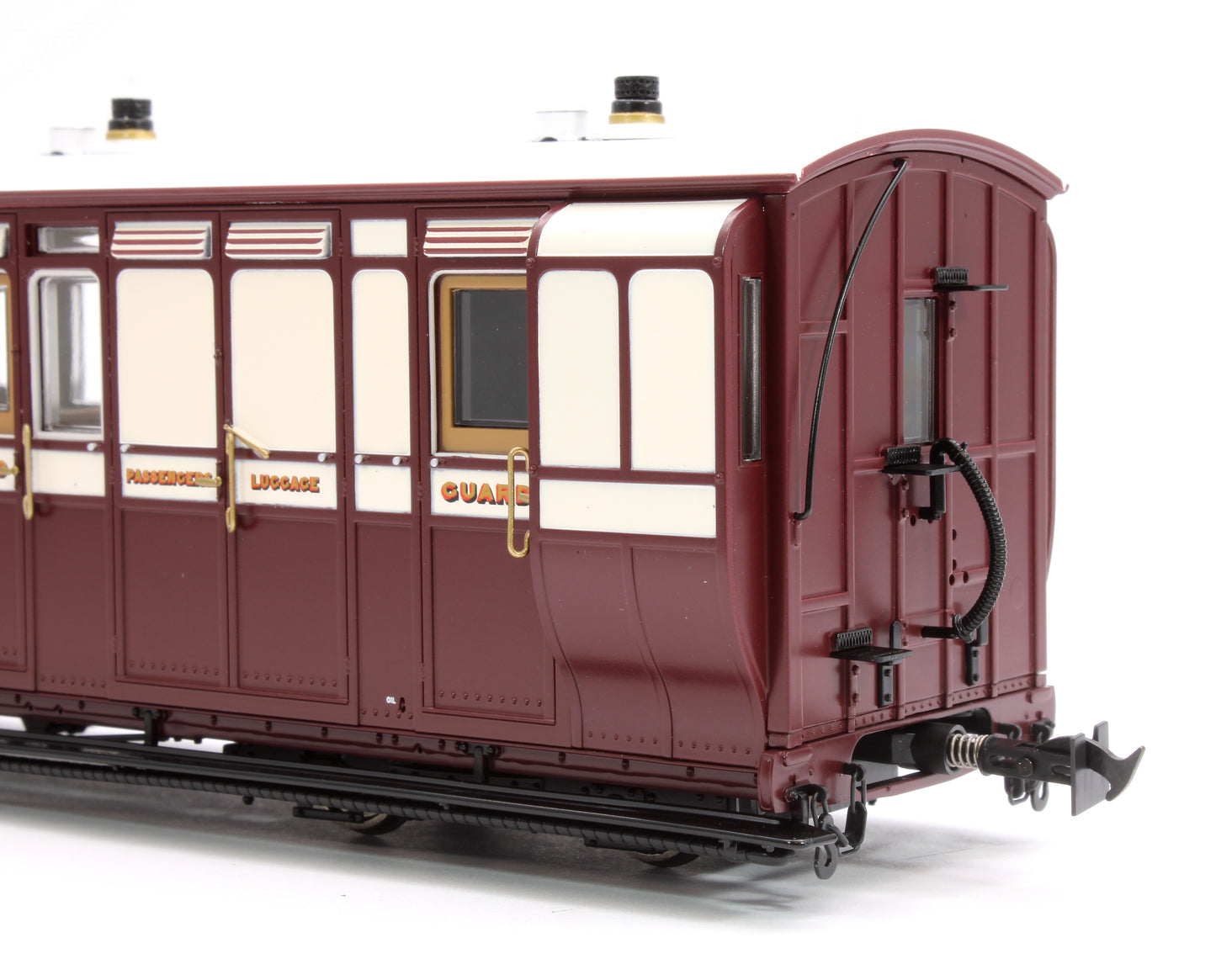 Lynton & Barnstaple Brake 3rd Red/Ivory No.16 1902-1922 - DCC Fitted