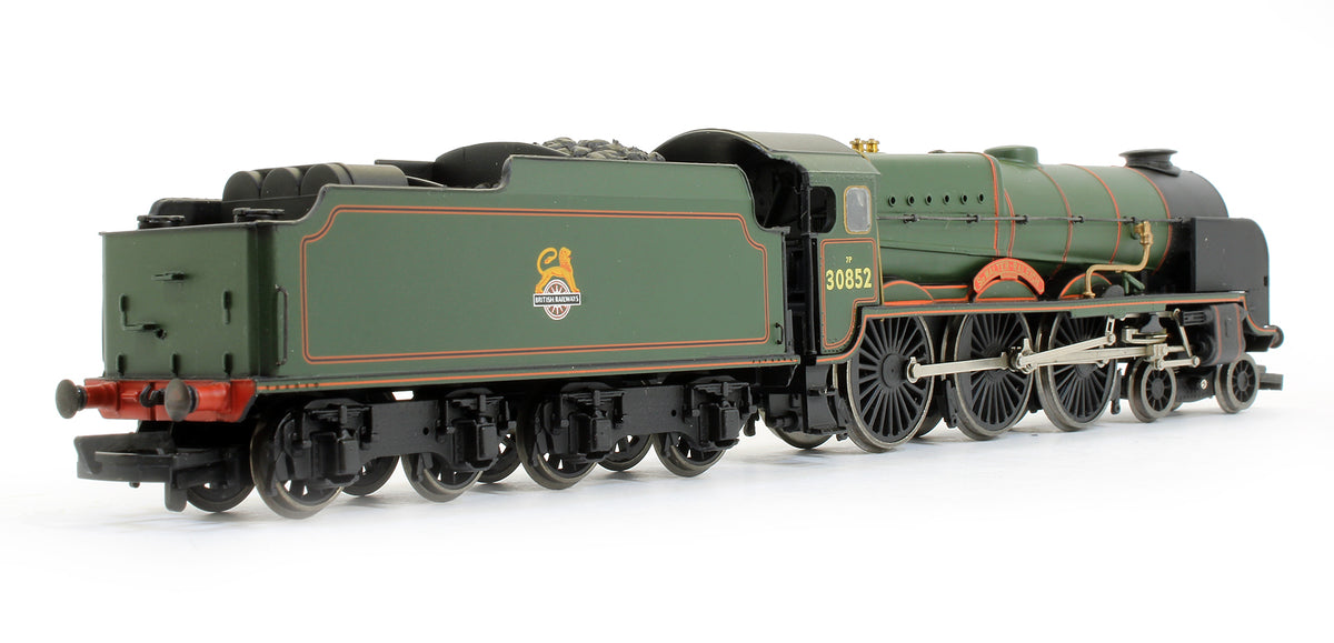 Pre-Owned Lord Nelson Class 30852 'Sir Walter Raleigh' BR Green Early Emblem Steam Locomotive
