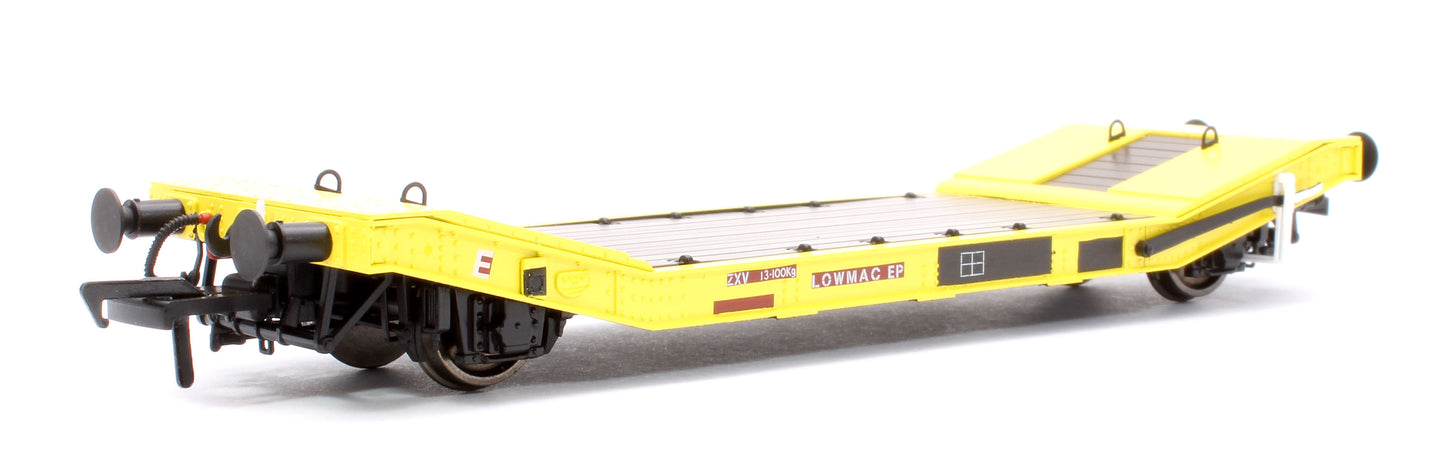 Pre-Owned 929011 LNER / LMS 25T Machine Wagons LOWMAC 'ZXV' B904502 - Engineers Yellow with Load