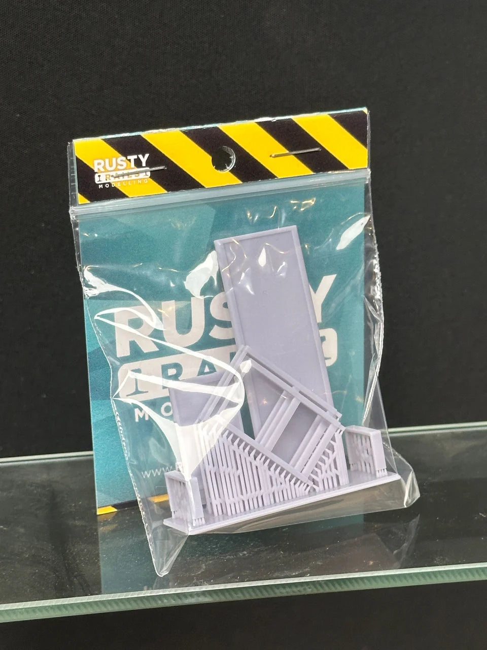 OO Gauge Bus Stop (Single Pack) - Unpainted Model Kit