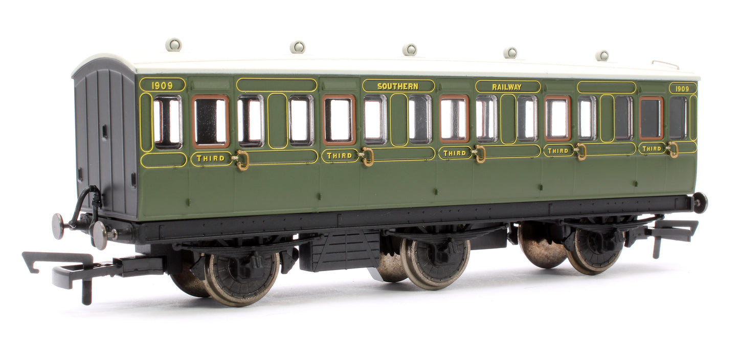 SR 6 Wheel Coach 3rd Class 1909 with Fitted Lights