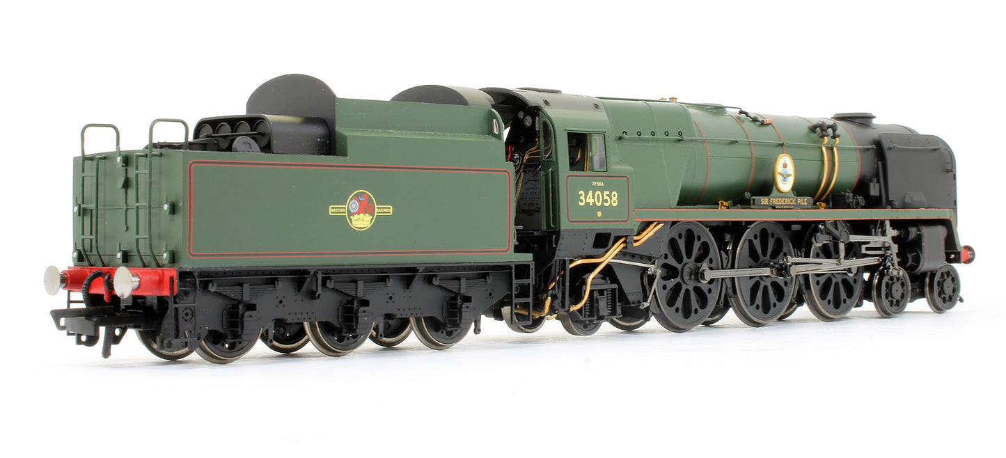 Pre-Owned R2709 BR Green 4-6-2 Rebuilt Battle Of Britain Class 34058 'Sir Frederick Pile' Steam Locomotive