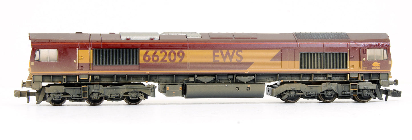 Pre-Owned 371-384 Class 66209 EWS Diesel Locomotive (Weathered)