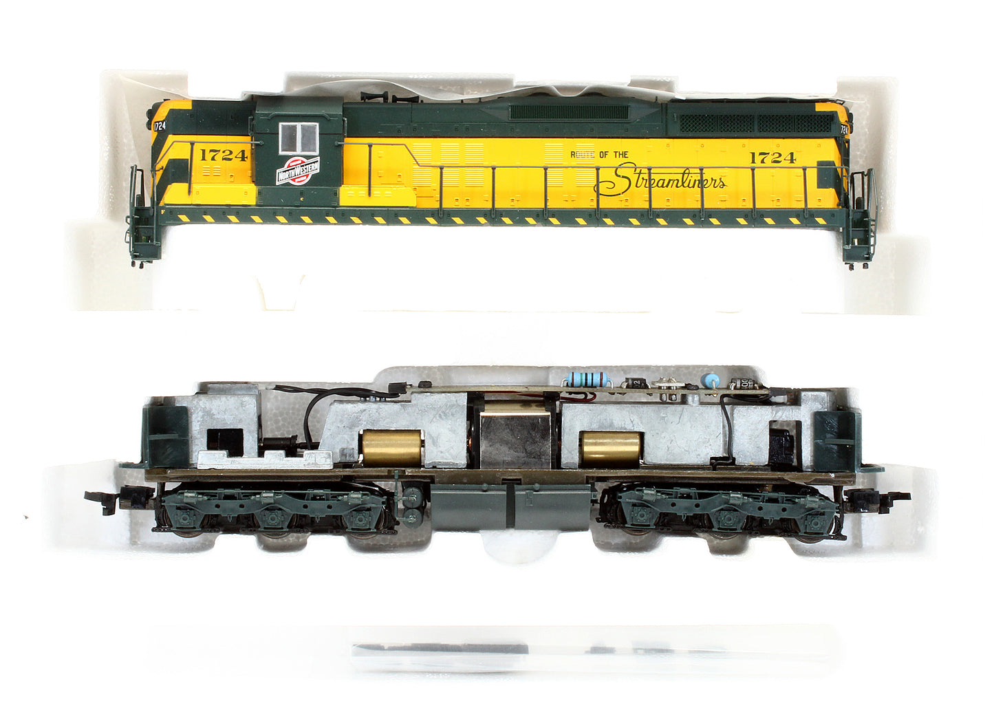 Pre-Owned SD9 Diesel Locomotive C&NW W/ Dynamic Brake - Road #1724