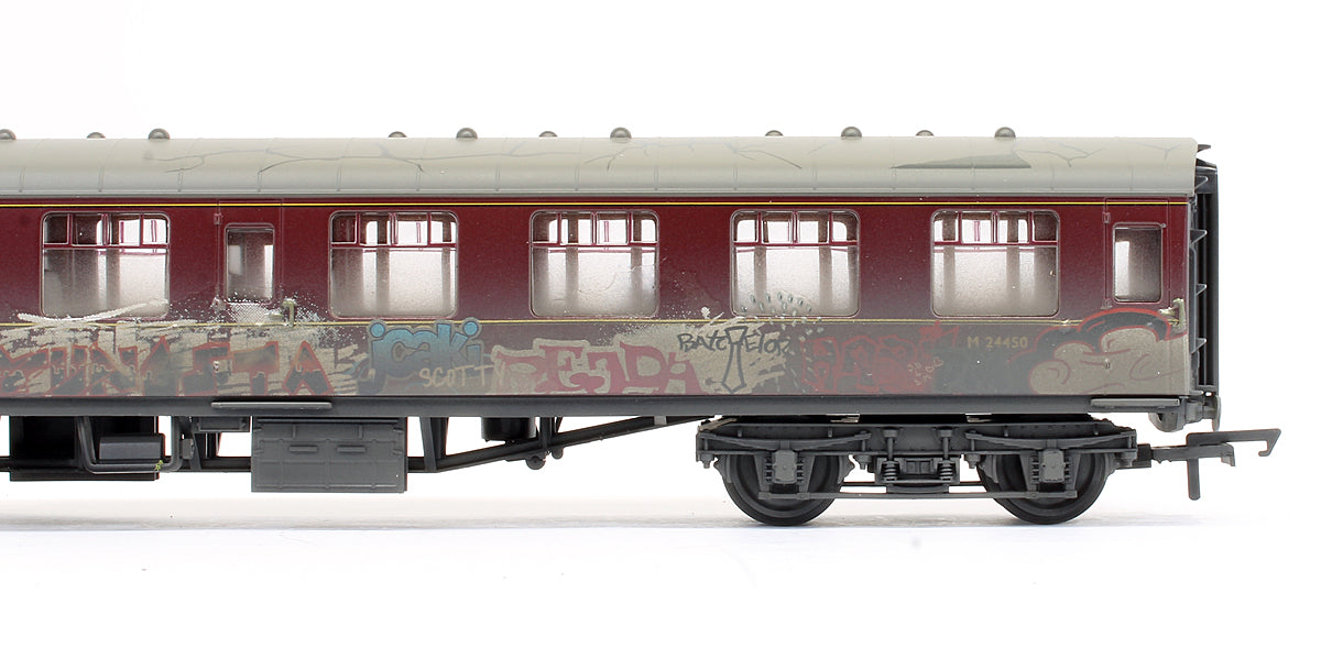 R4647 BR Maroon MK1 Graffiti Coach 'M24450' (Heavily Weathered)
