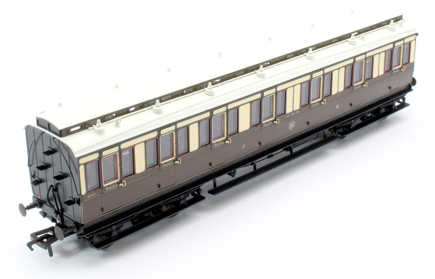 978016 48' GWR ‘Evolution’ Bogie Coach Non-Corridor Composite No.8233