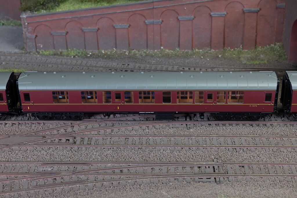 R40509 Mark 1 CK Composite Corridor BR Maroon E15276