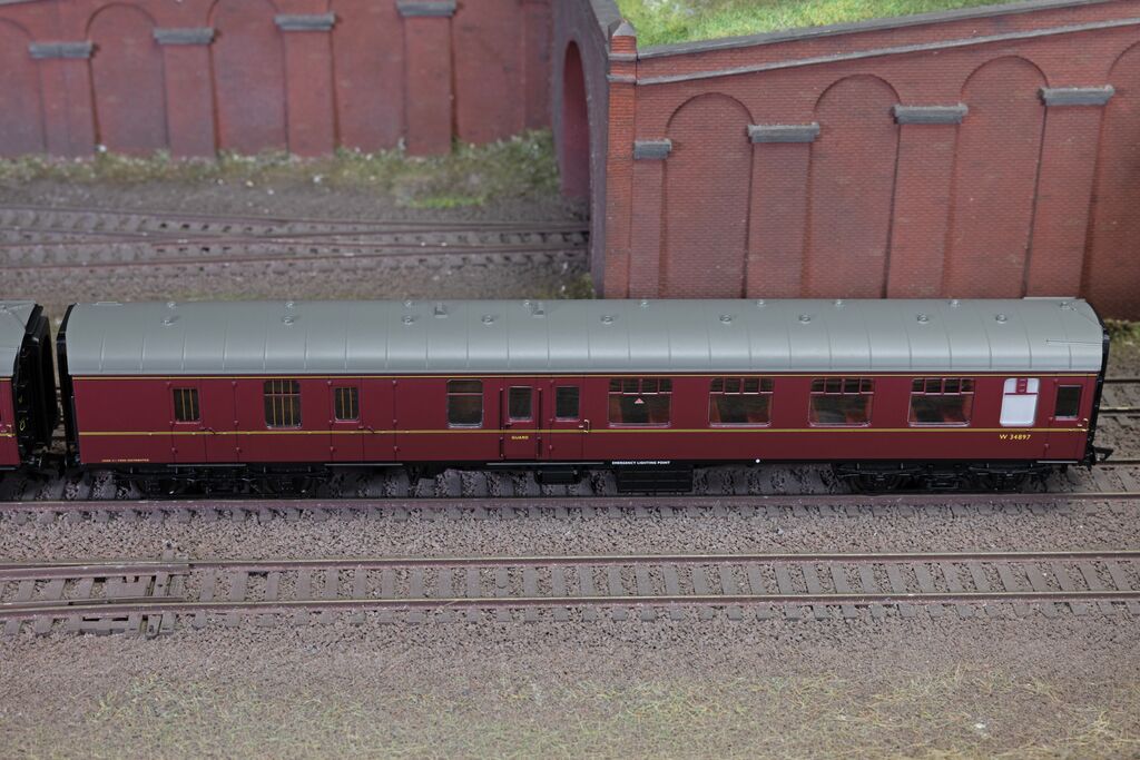 R40514 Mark 1 BSK Brake Second Corridor BR Maroon W34897