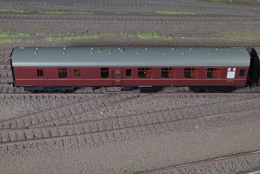R40515 Mark 1 BSK Brake Second Corridor BR Maroon M35125