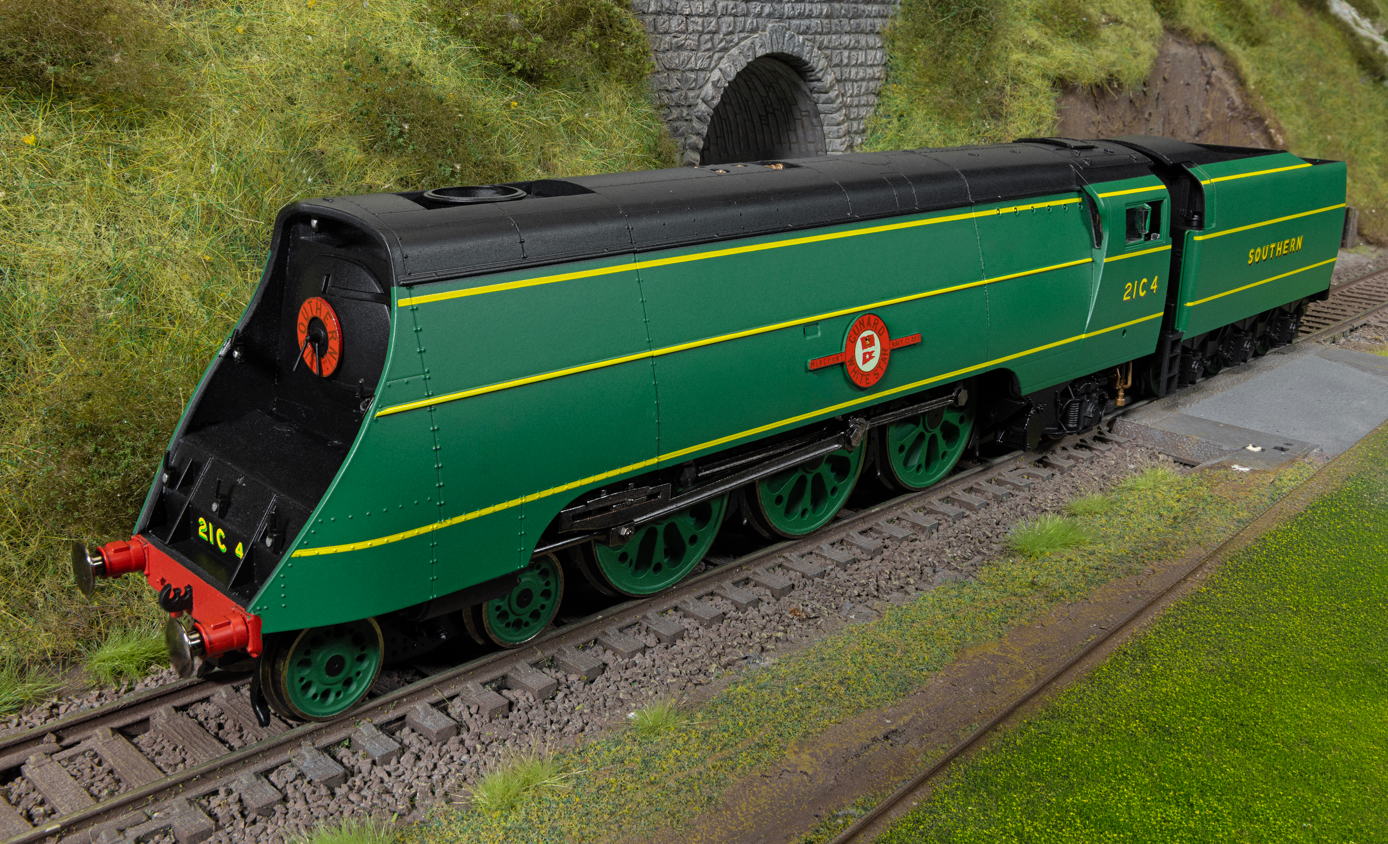 R30560SS SR Merchant Navy Class Cunard White Star Line 21C4 Steam Locomotive - DCC Sound & Steam Generator