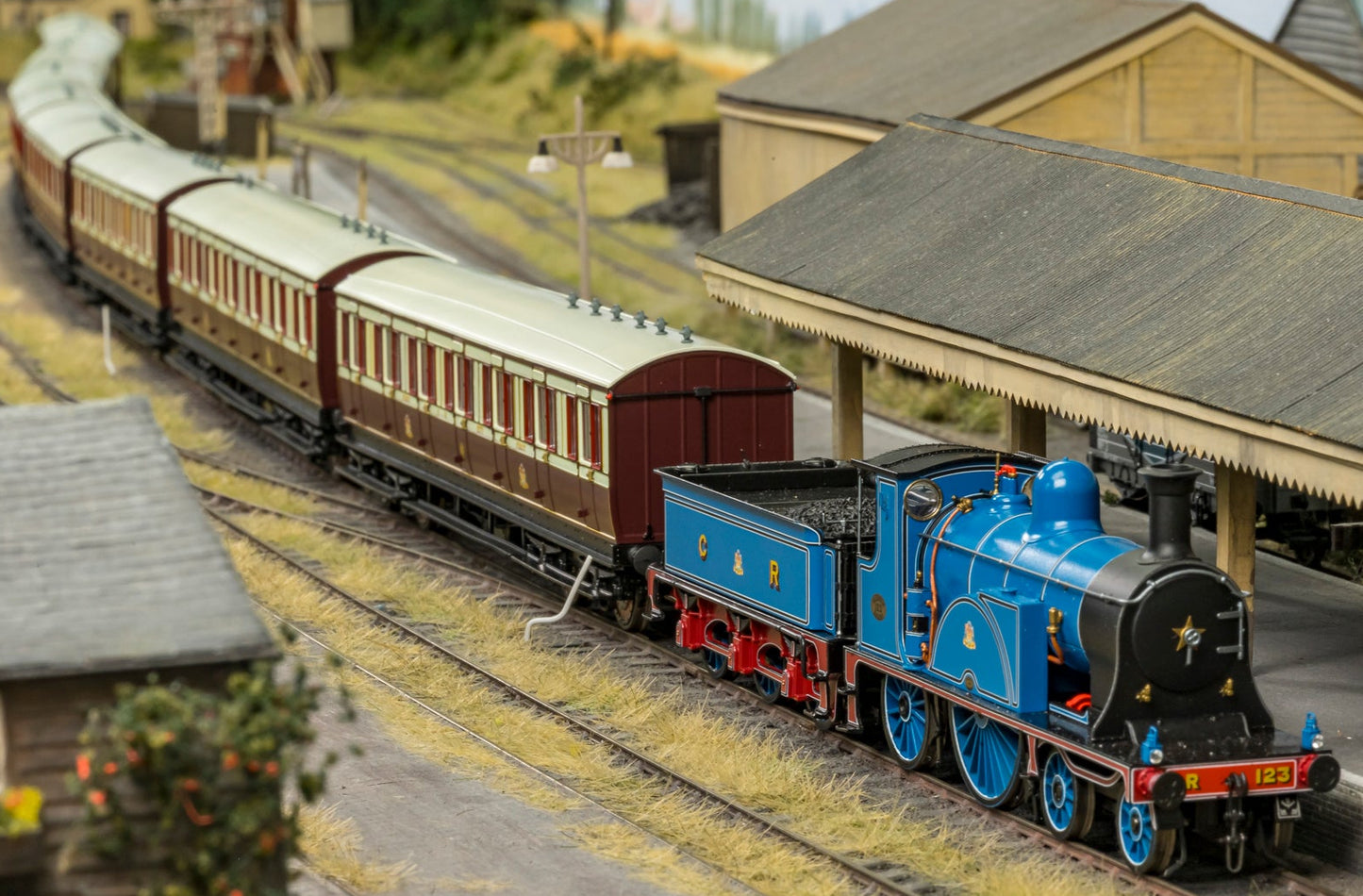 978110 ‘Evolution’ 48’ Caledonian Railway Purple Madder and White Composite No.129