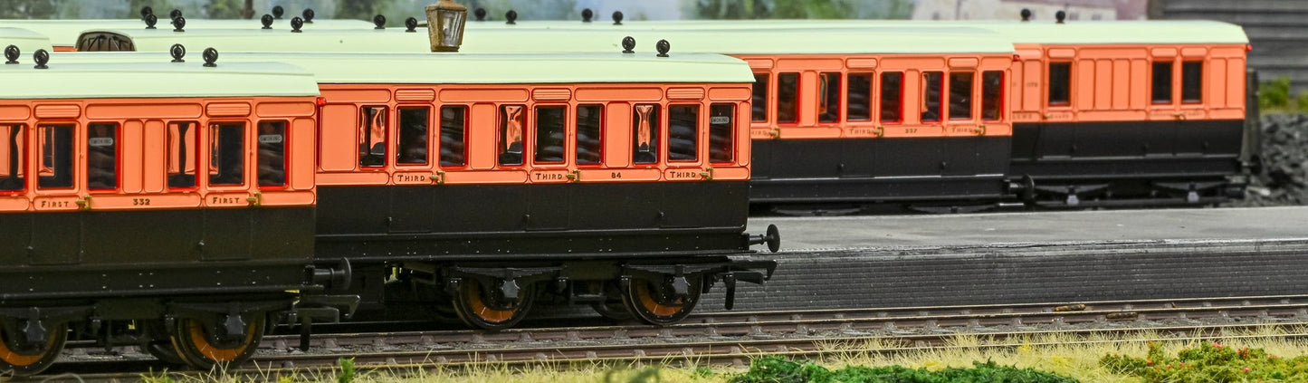 978105 ‘Evolution’ 48’ London and South Western Railway Salmon and Brown First No. 33