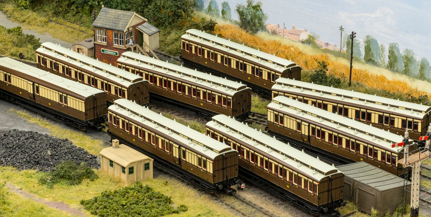 978131 ‘Evolution’ 48’ Great Western Railway Chocolate and Cream (Early Monogram) No.223, 1165 & 65 Triple Pack