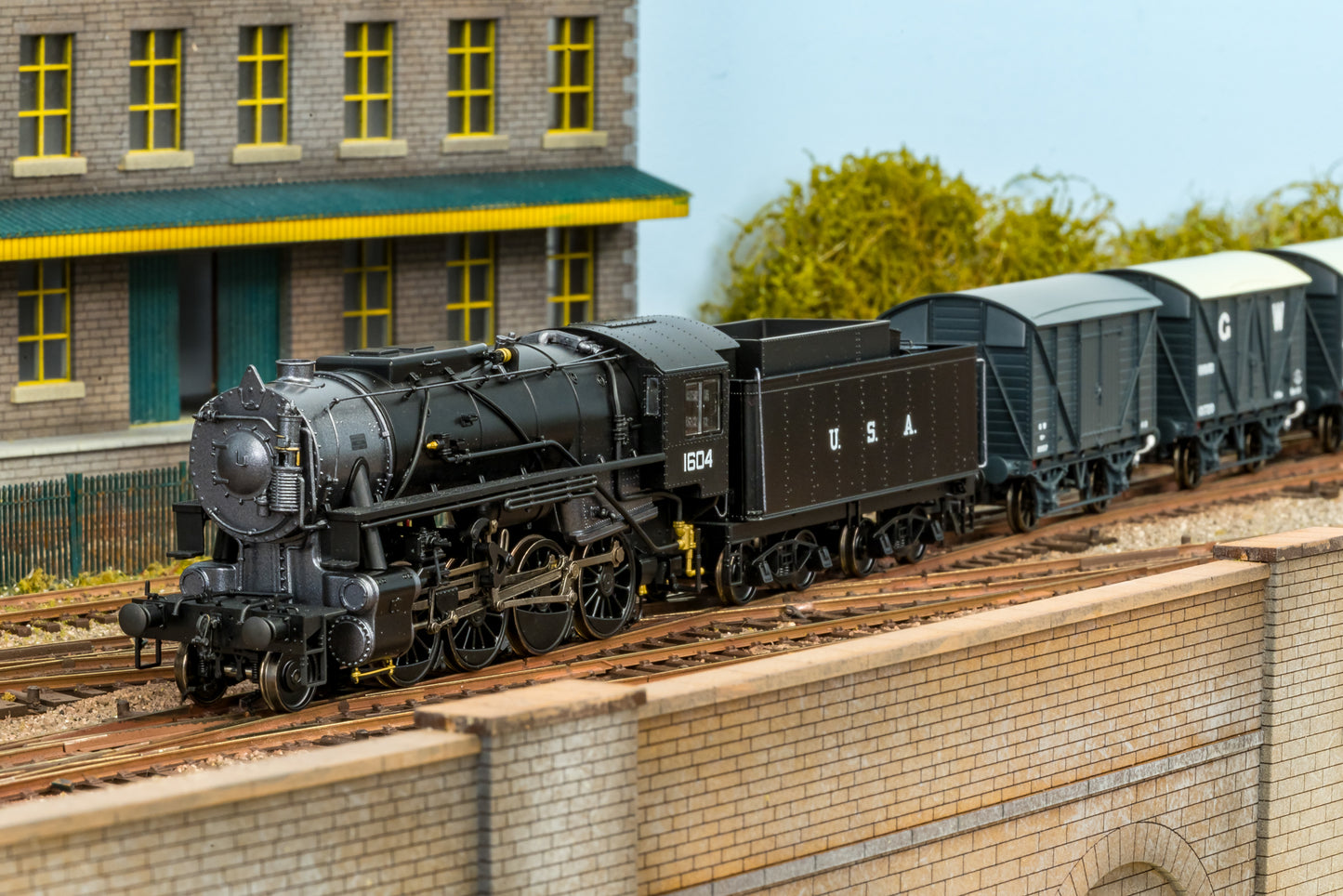 USATC S160 2-8-0 GWR Wartime Black U.S.A on Tender No.1604 Steam Locomotive - DCC Sound