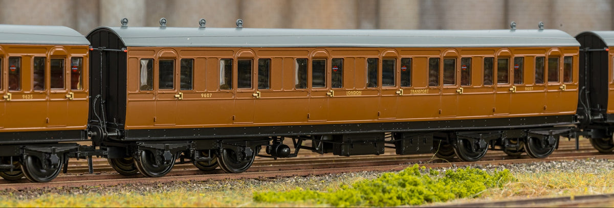 978127 ‘Evolution’ 48’ London Transport Brown Third No.9627