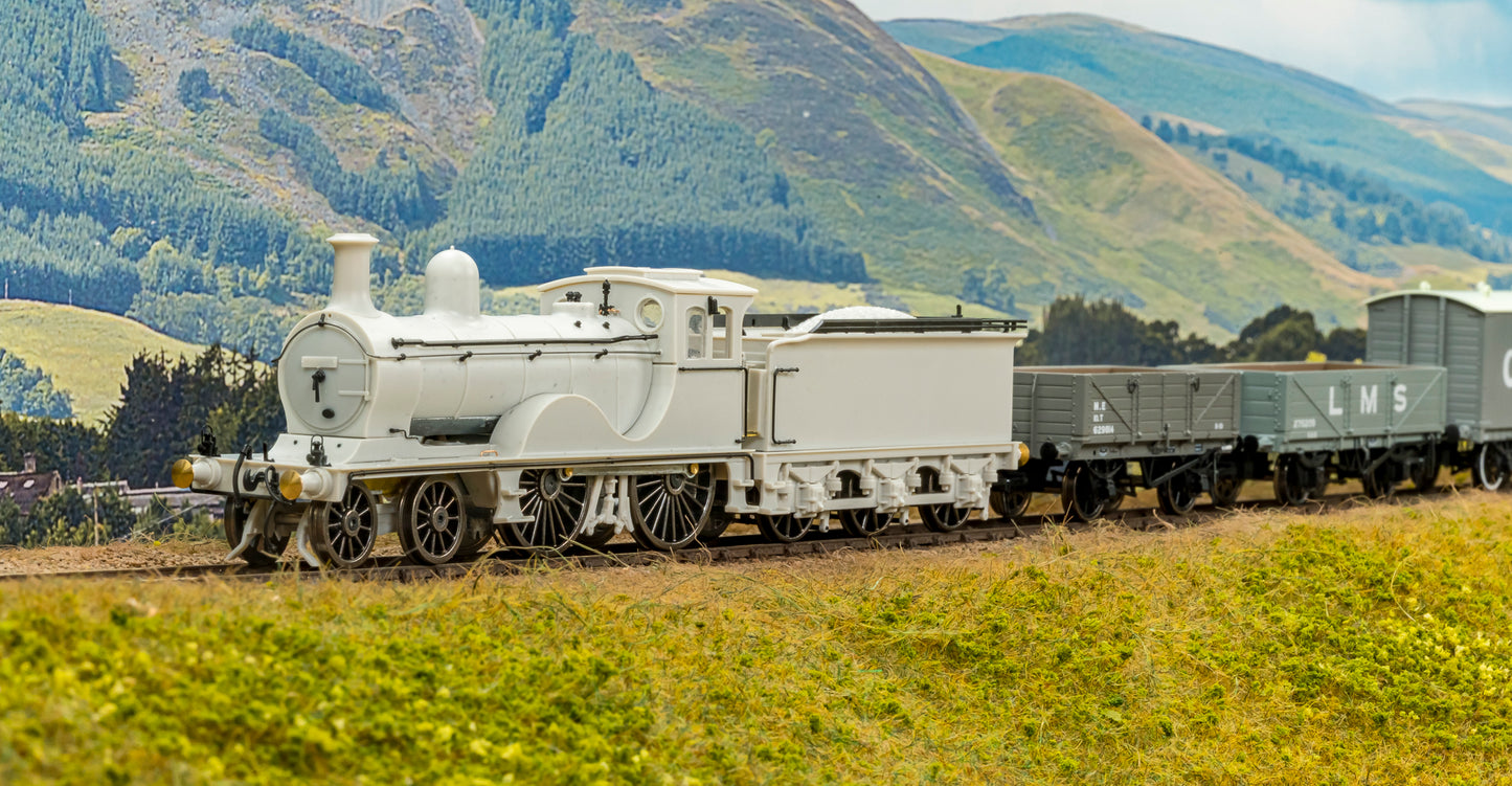 LNER D40 Class 4-4-0 No.6834 - LNER Apple Green Steam Locomotive