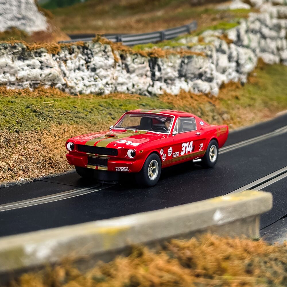 C4658 Shelby GT350H - Red and Gold