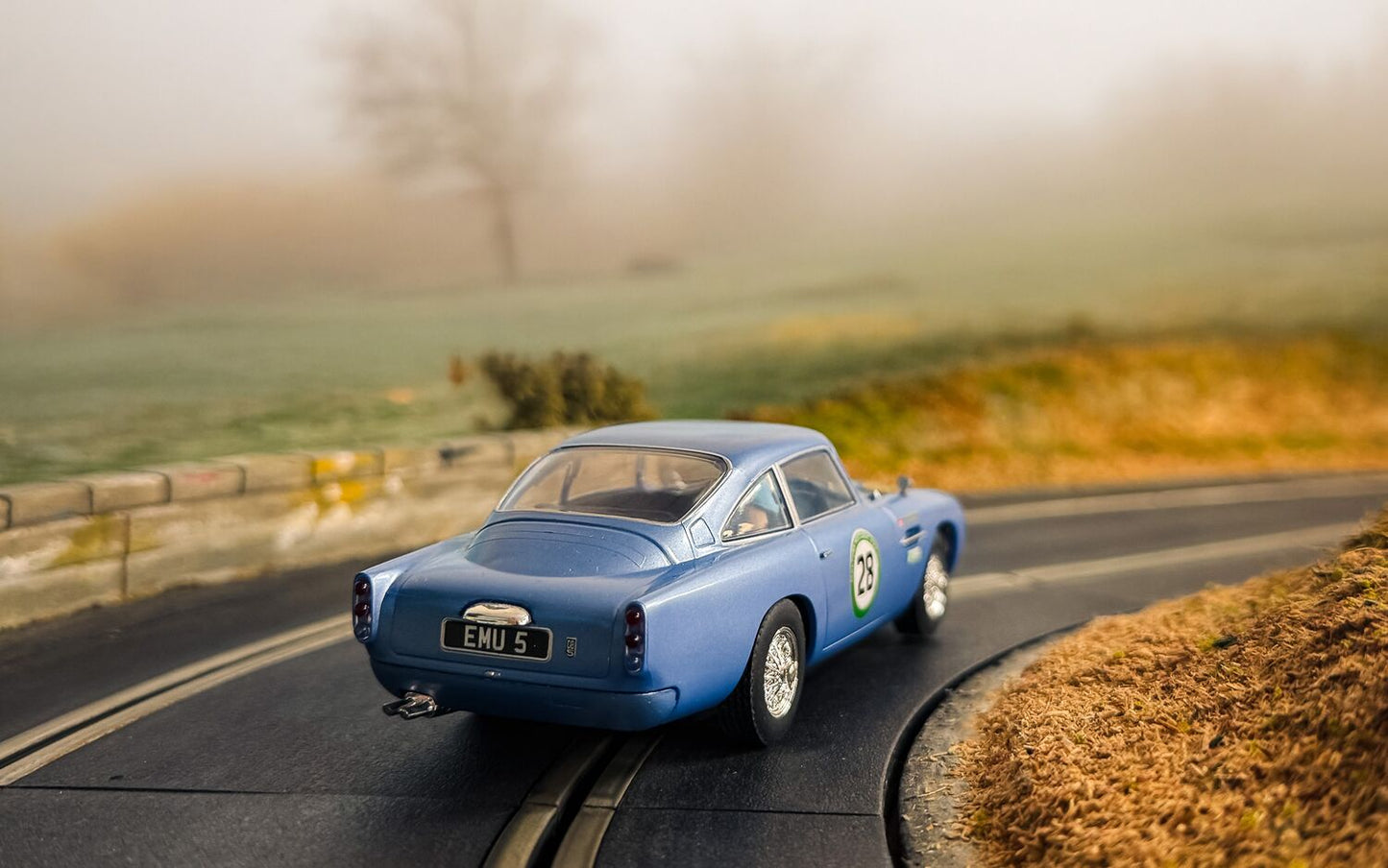 Aston Martin DB5 - Blue / Yellow - Historic GT Racing