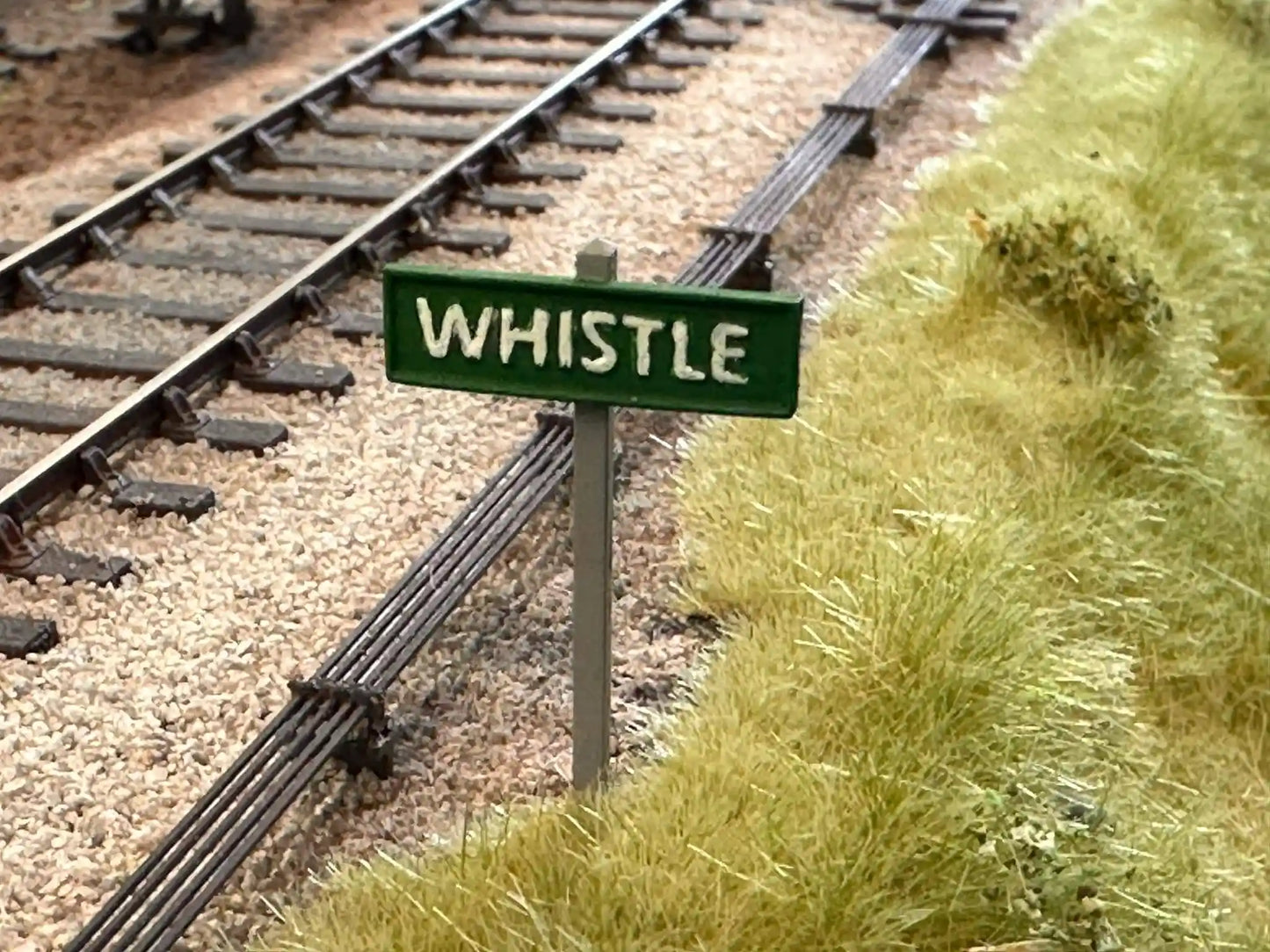 O Gauge SR Whistle Boards (x6)