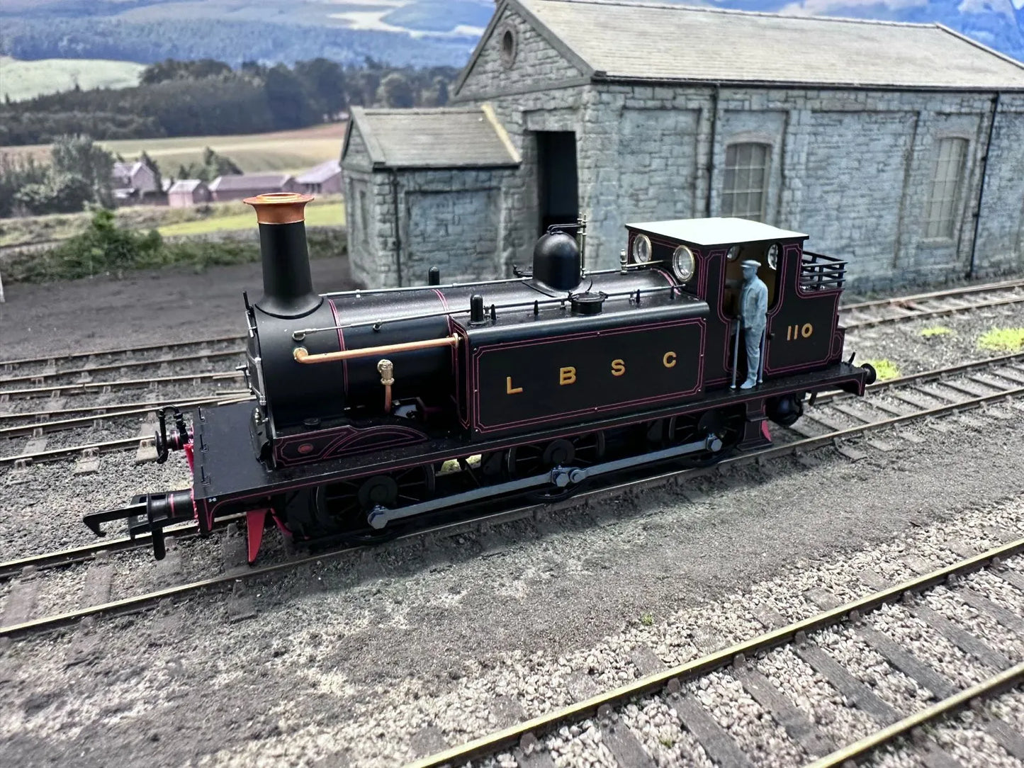 OO Gauge Railway & Lineside - LBSCR E1 Crew