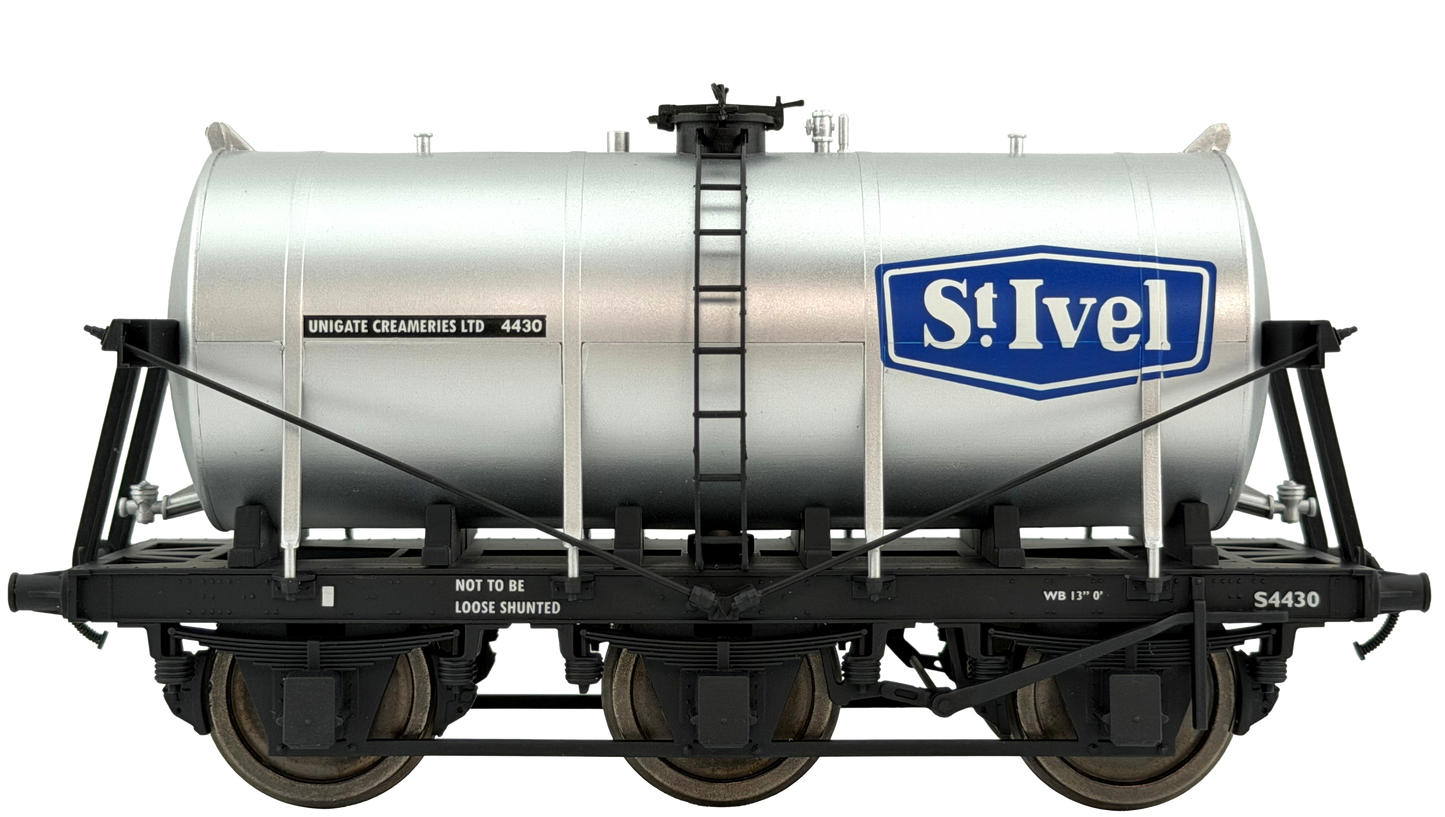 7F-031-012 6 Wheel Milk Tanker Unigate Creameries / St Ivel S4430