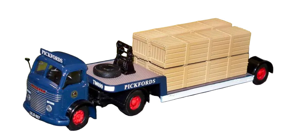 DB09 Commer QX Low Loader - Pickfords (ULD 657) c/w Packing Cases Load