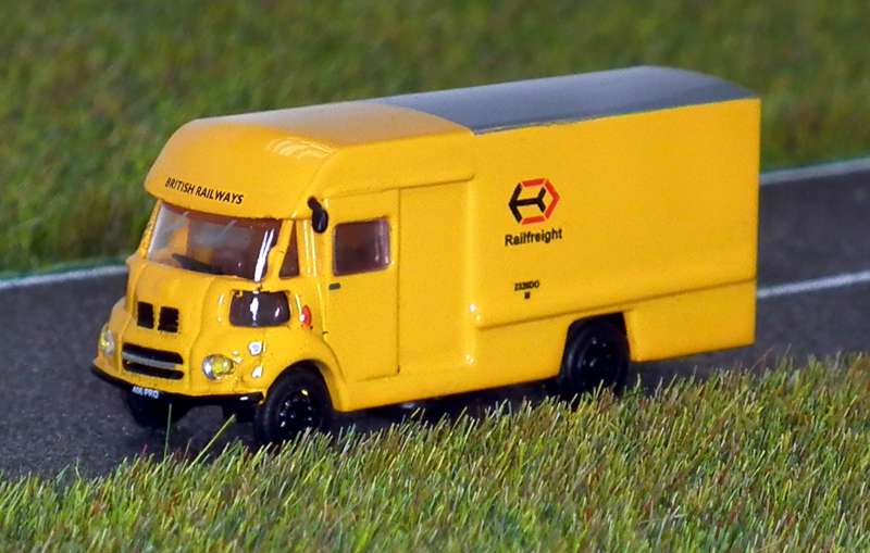 N043 Leyland FG Van - BR Railfreight
