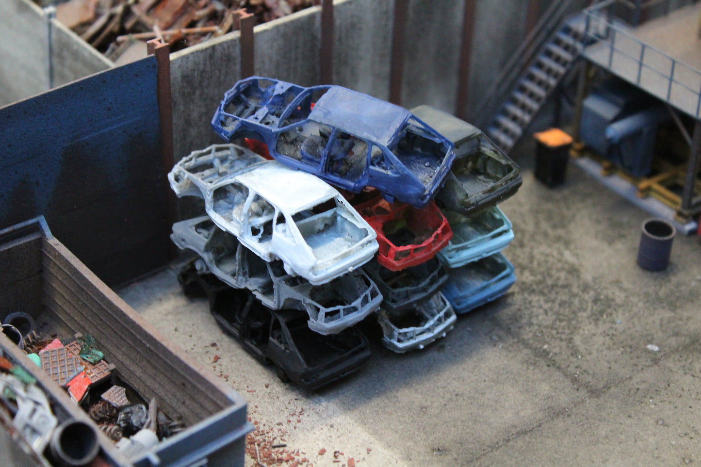 Scrap Yard Cars and Vans UNPAINTED - Pack of 10