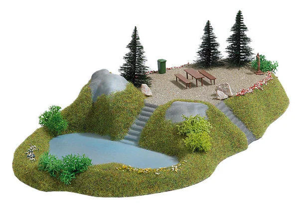 BUS3109 HO Scale Lake & Rest Stop