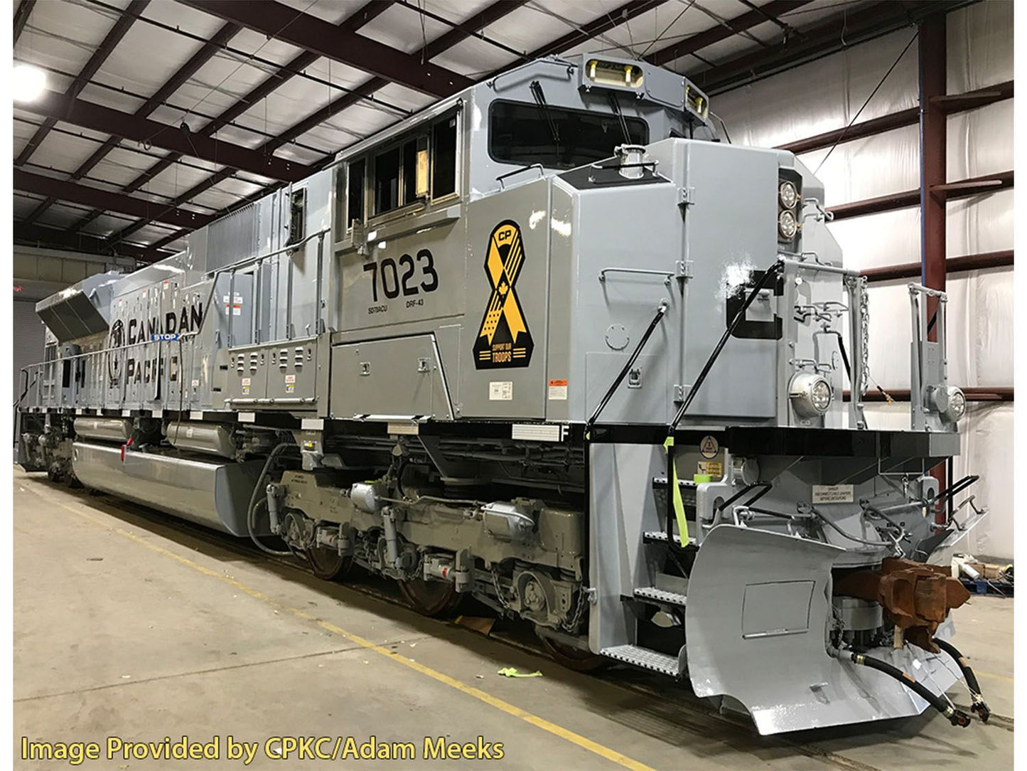176-8544-DCC SD70ACU Diesel CP Military Heritage 7023 Grey - DCC-Fitted