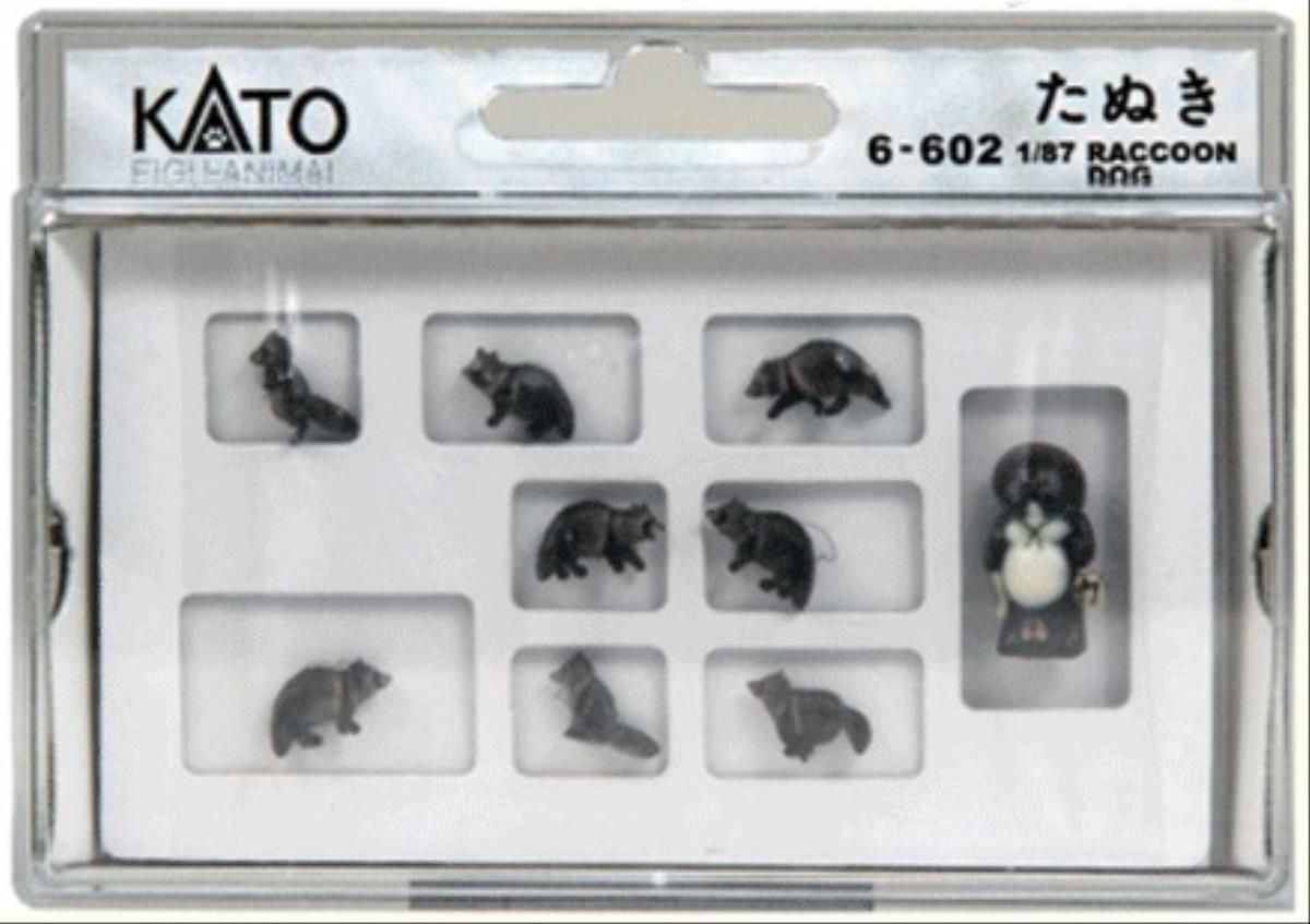 Raccoon Dogs (8) Figure Set