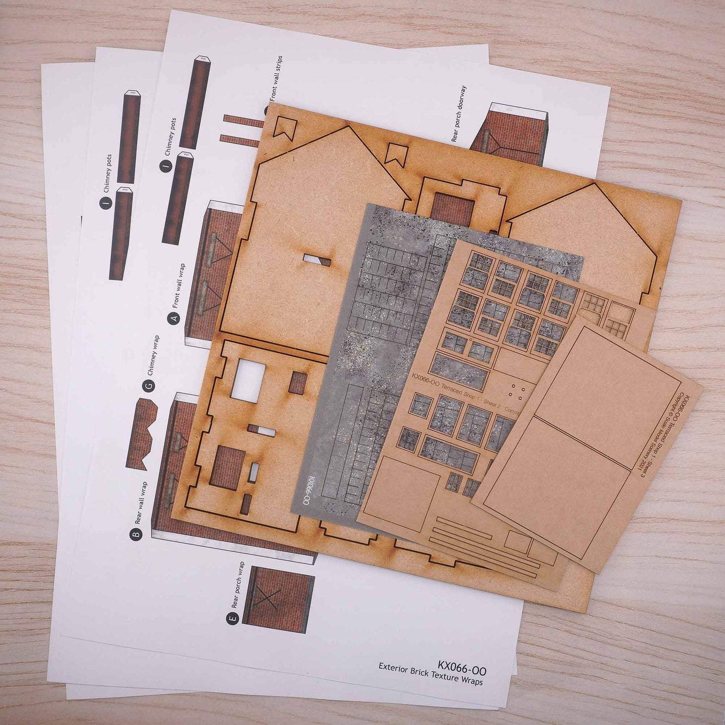 OO Period Terraced Shop (Right Side Door) Model Kit