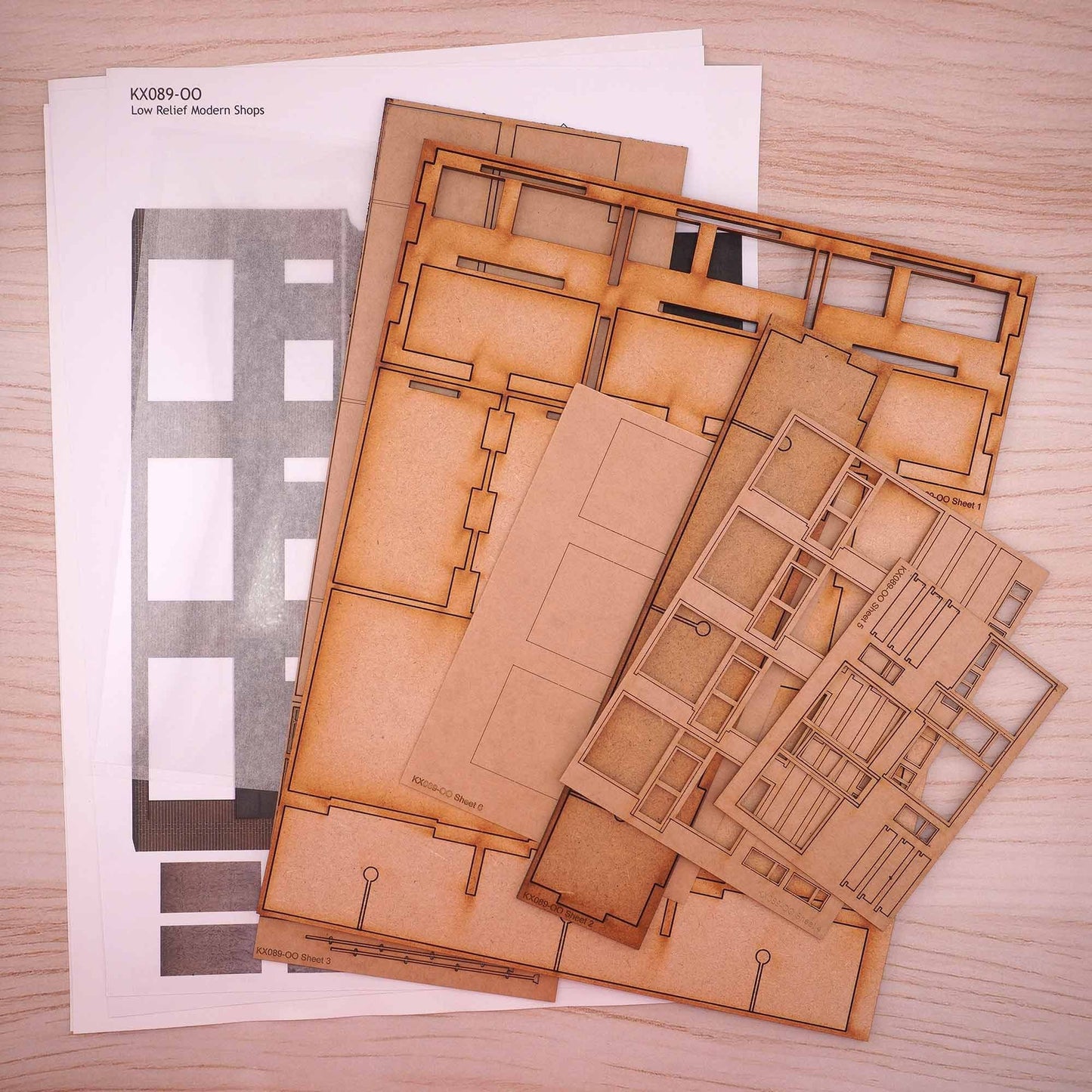 KX089 OO Low Relief 1970's Terraced Shops Model Kit