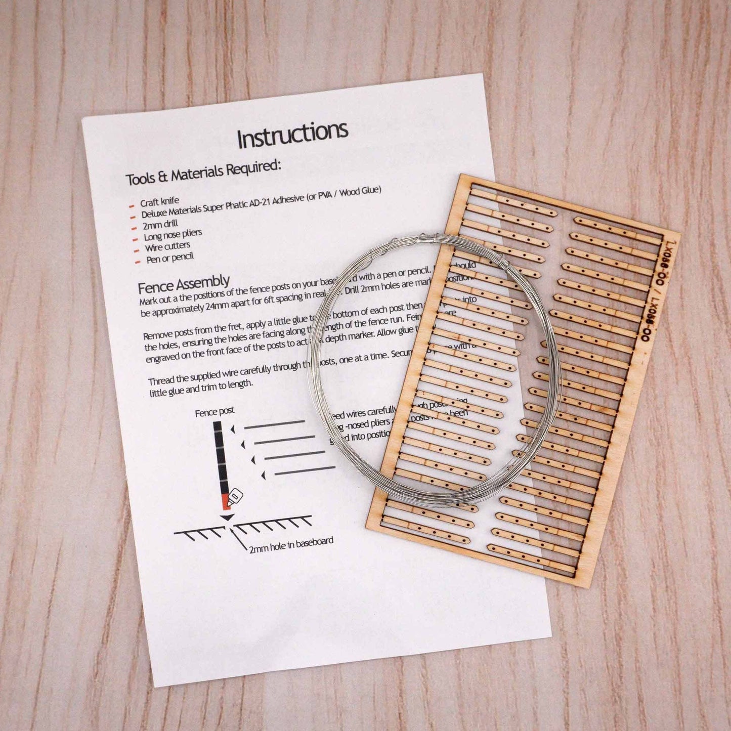LX056 OO/HO 4ft Post & Wire Fencing Model Kit