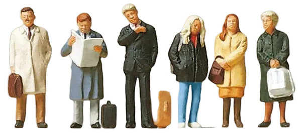 PR10411 Waiting Passengers (6) Exclusive Figure Set