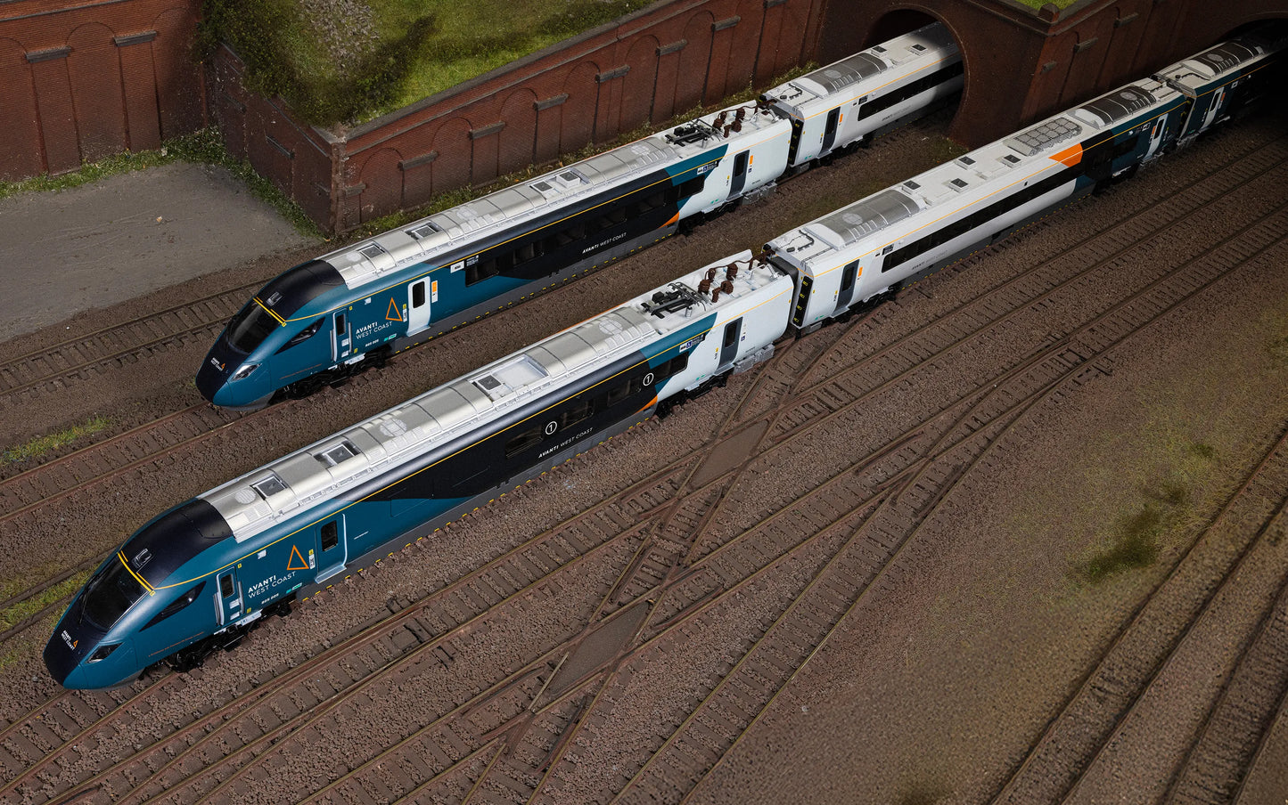 R30443 Avanti West Coast Class 805 'Evero' - 5 Car Train Pack No.805005