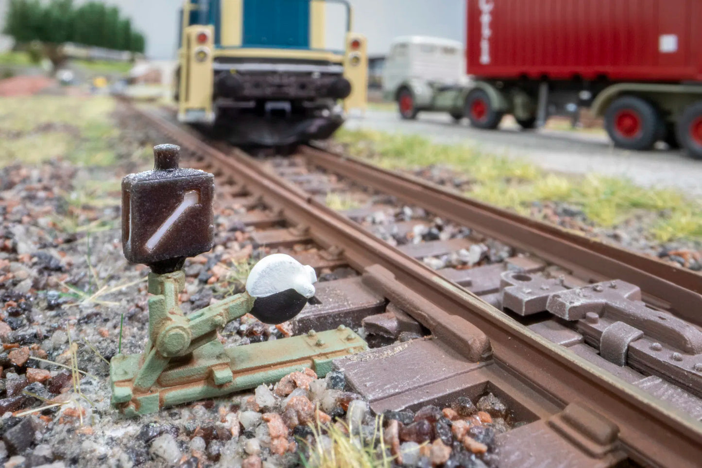N13611 Control Lever w/Signal Lantern RH 3D Mini 5pcs (Pre-Built) - HO/OO Scale