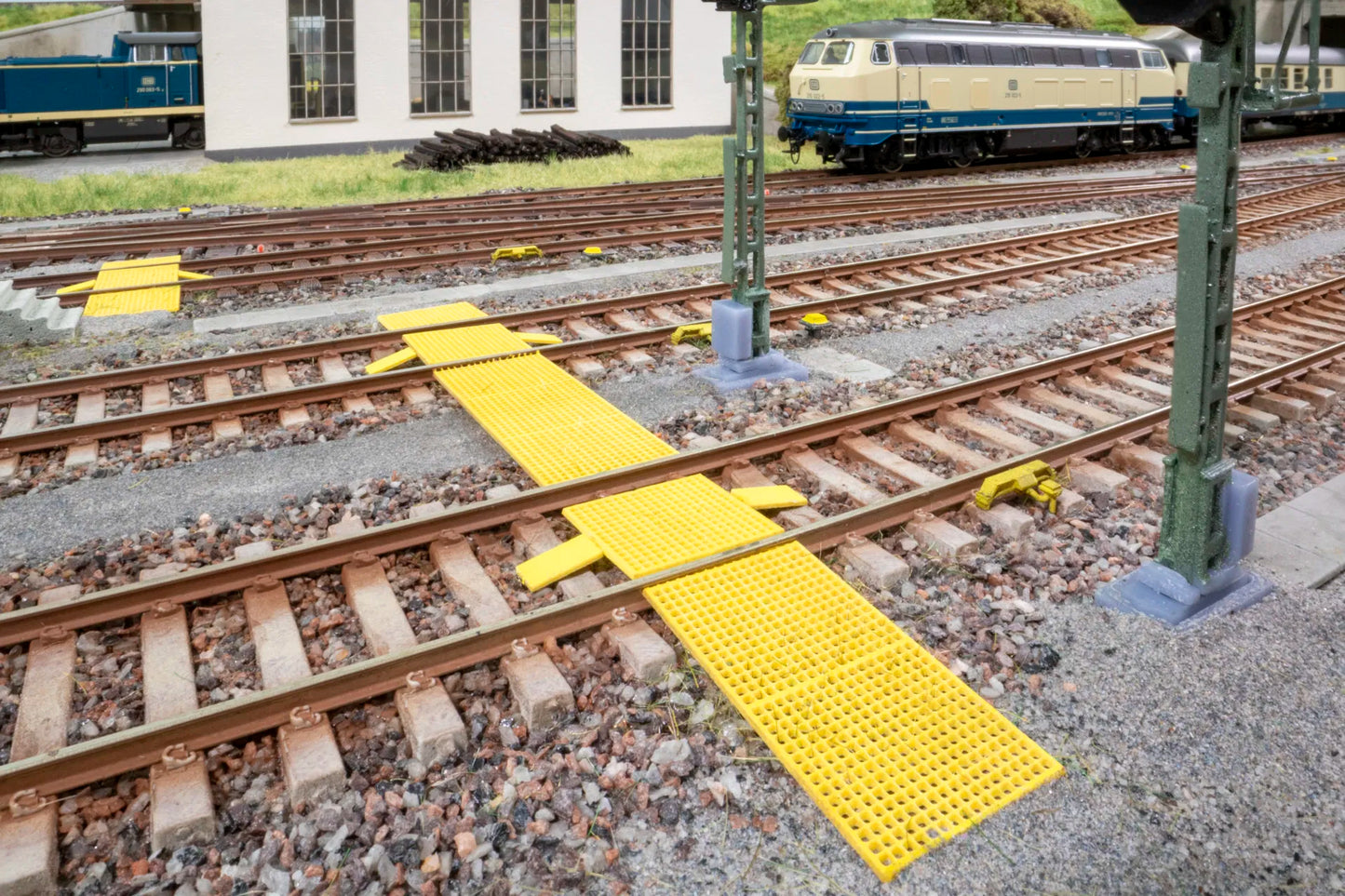 N14297 Step Grid Yellow Laser Cut Minis Kit - HO/OO Scale