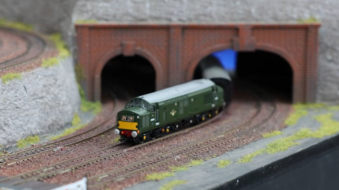 TT3063M BR Class 37 D6865 Class 37/0 BR Green D6865 Diesel Locomotive