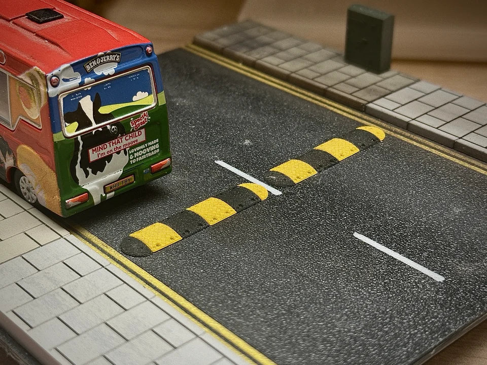 OO Gauge Speed Bumps (Pack of 3) - Unpainted