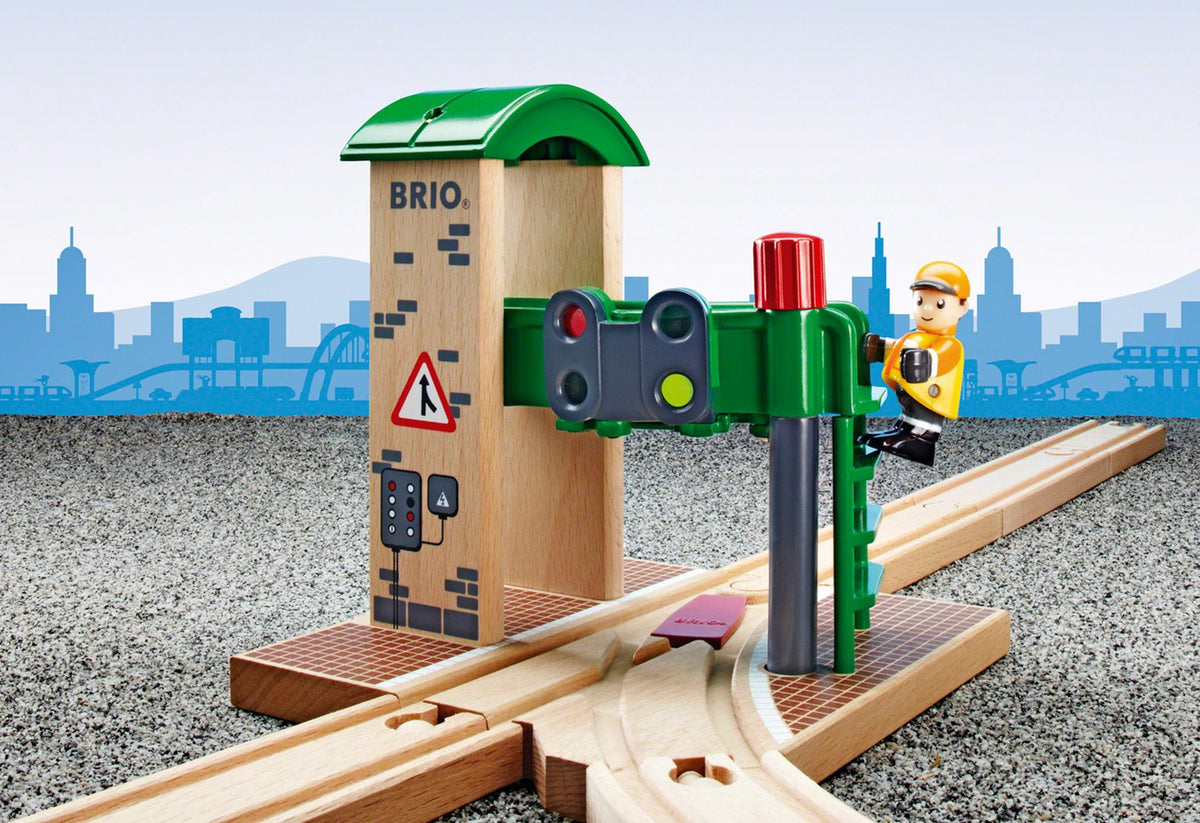 BRIO 33674 SIGNAL STATION – Kidding Around NYC