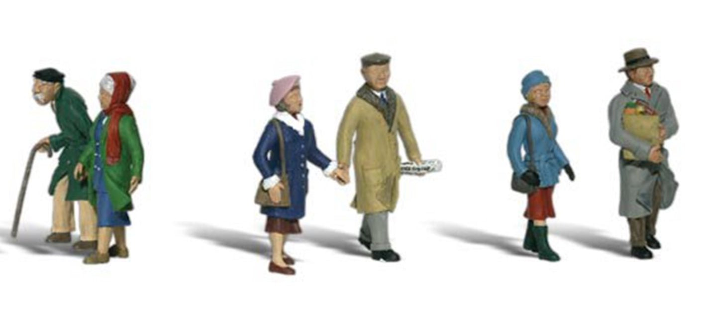 Couples in Coats - HO Scale