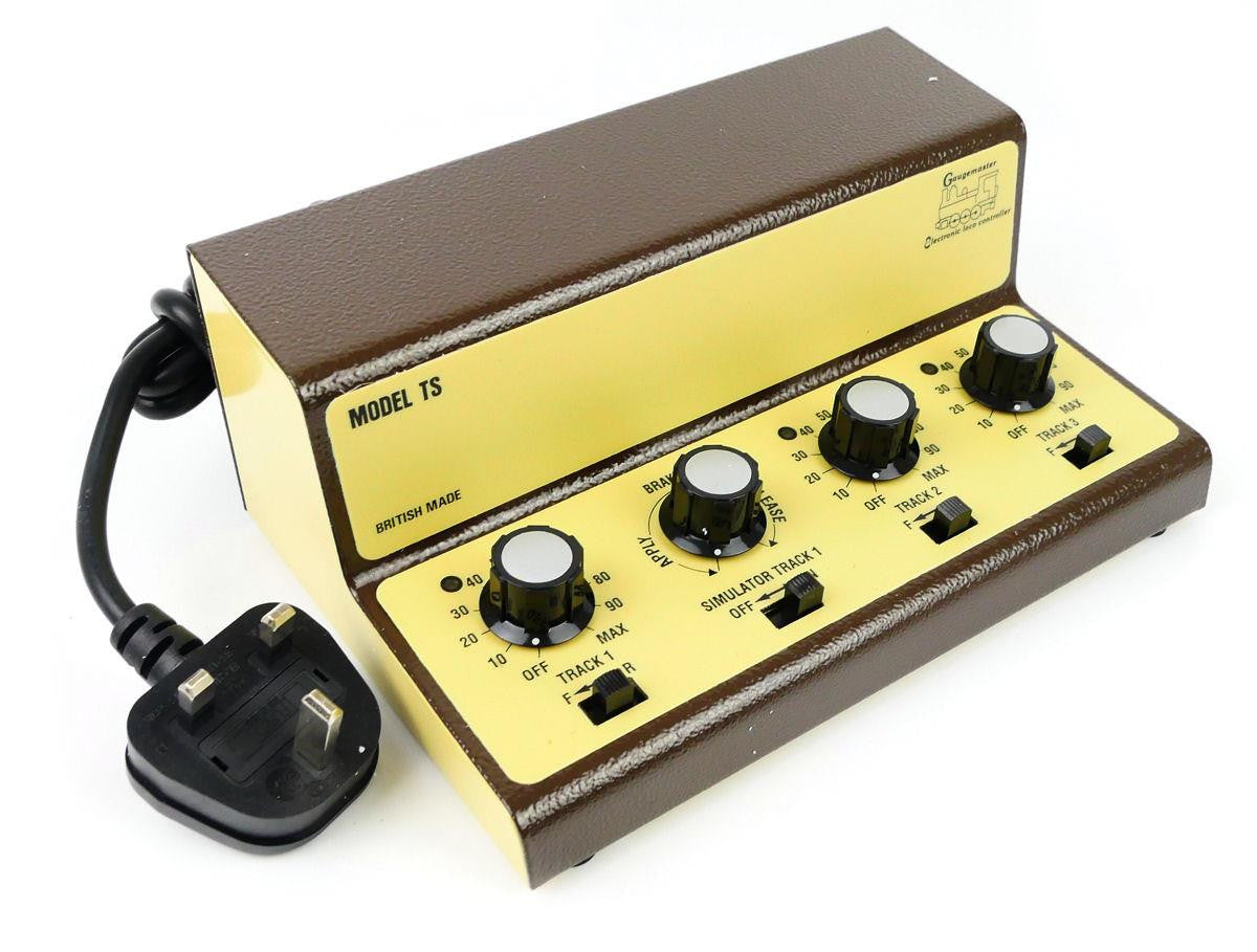 Gaugemaster TS Three Track Cased Controller with Simulation – Rails