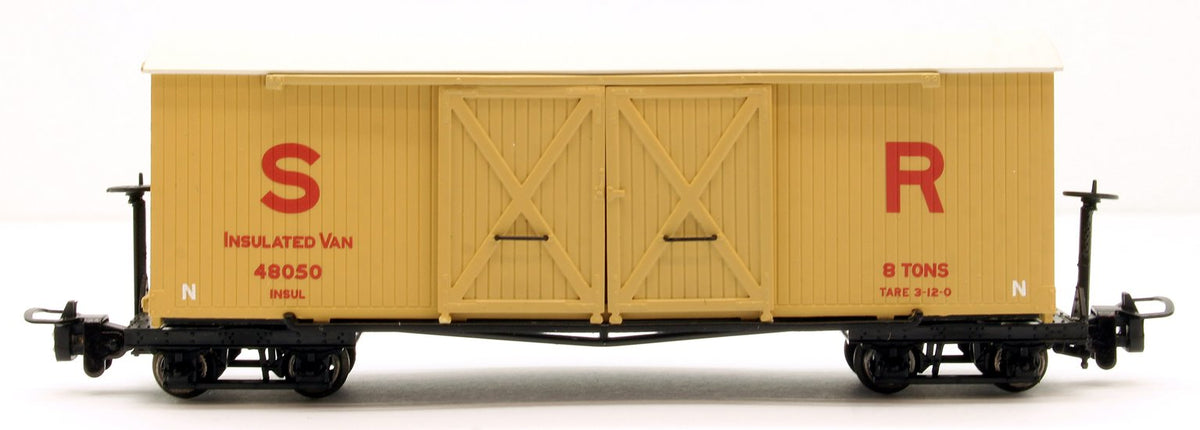 393-030 Pre-Owned Bogie Covered Goods Wagon SR Insulated 48050