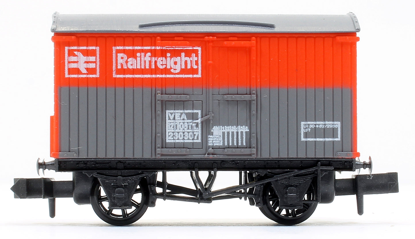 Railfreight Box Van, BR red/grey No.230307